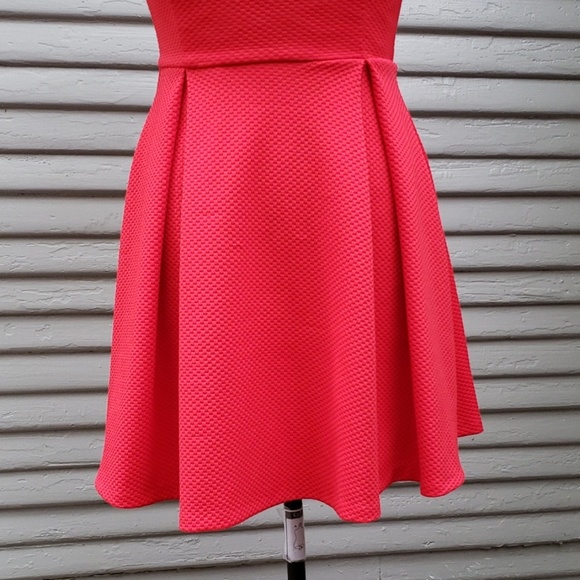 Cute dress - Picture 3 of 7